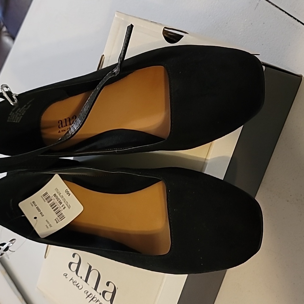 Flats shoes